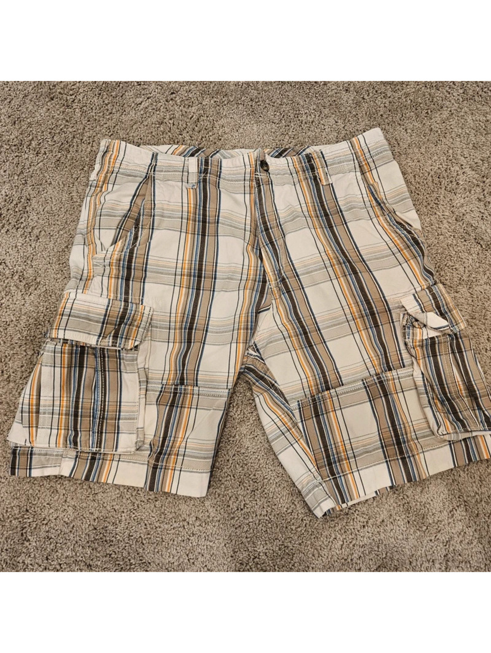 Magellan Sportswear Size 38 Plaid Cargo Shorts